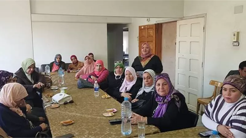 اتحاد عمال بنى سويف يحتفل بالام المثاليه