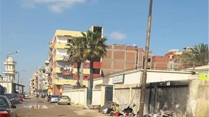 أحياء بورسعيد تستمر في رفع مياه الأمطار من الشوارع