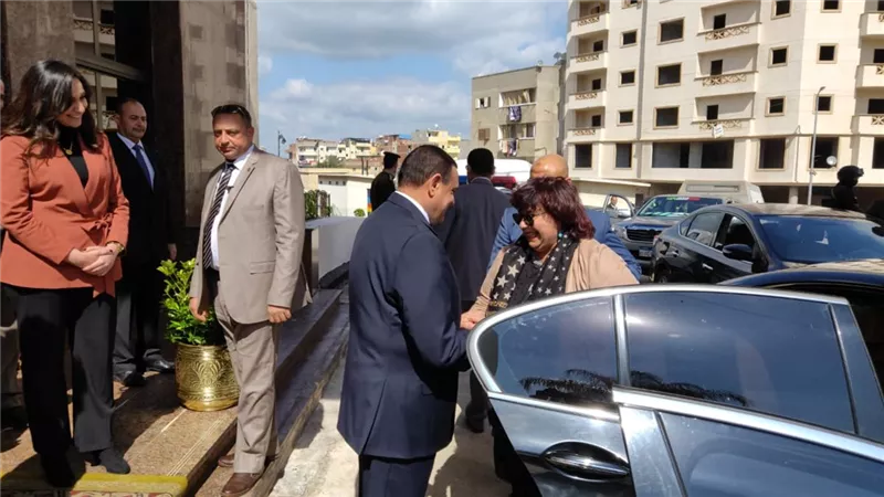 محافظ البحيرة يستقبل وزيرة الثقافة لافتتاح معرض الكتاب الرابع بدمنهور