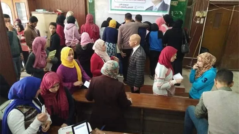 متابعة وكيل وزارة الصحة بالشرقية لحملة 100مليون بجامعة الزقازيق