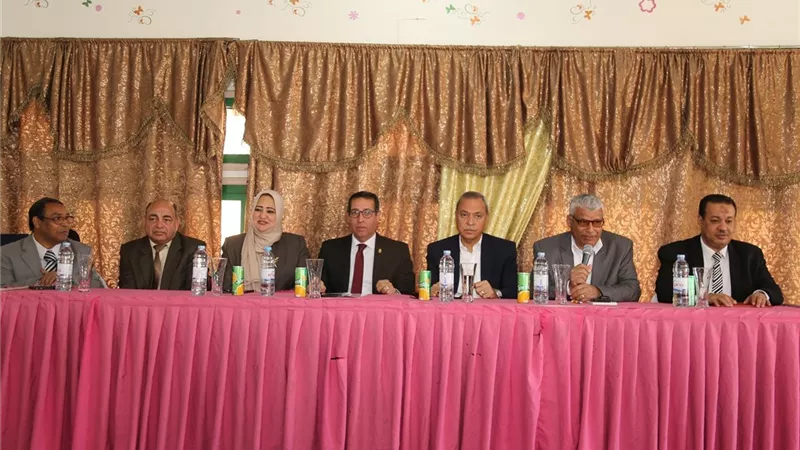 محافظ قنا يقدم التهنئة لرئيس هيئة المساحة الجديد