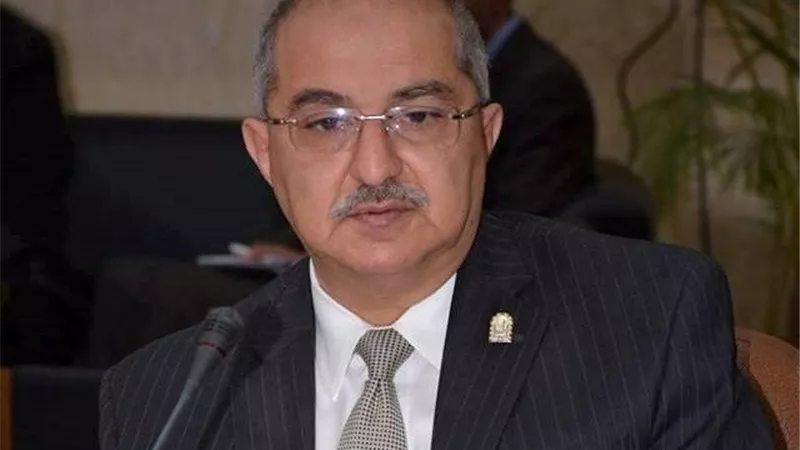 غداً.. رئيس جامعة أسيوط يشارك فى حلقة نقاشية حول تطوير التعليم الطبى
