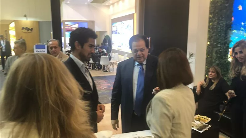 أبوالعينين يدعو رئيس أكبر شركة تسويق سياحي لزيارة مصر