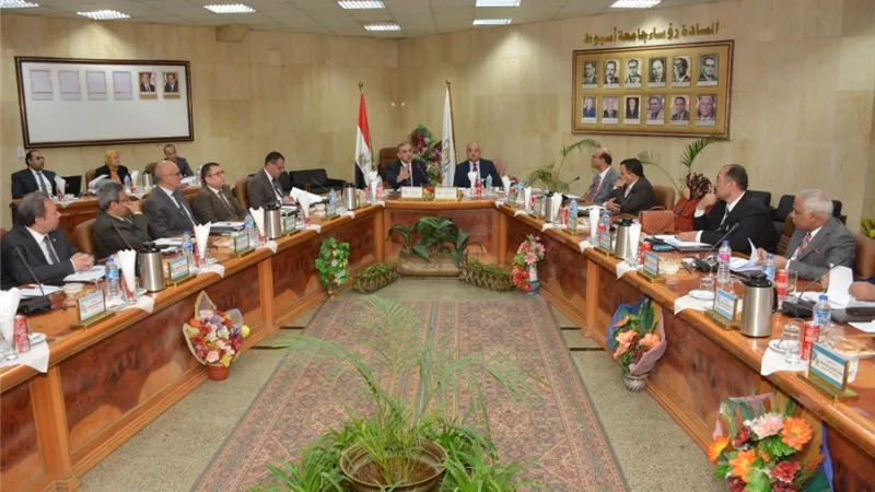 تعيين 28 أستاذ مساعد بجامعة اسيوط
