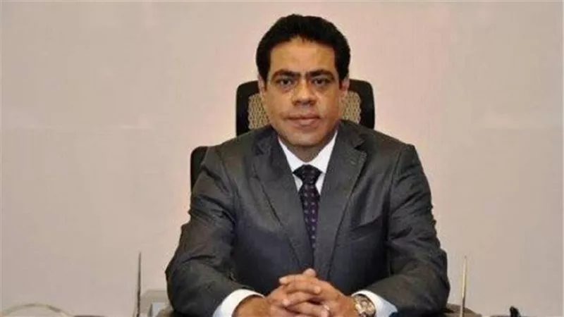 قنديل يجتمع بالمنسق الأمنى لمباراة الاهلى وفيتا كلوب