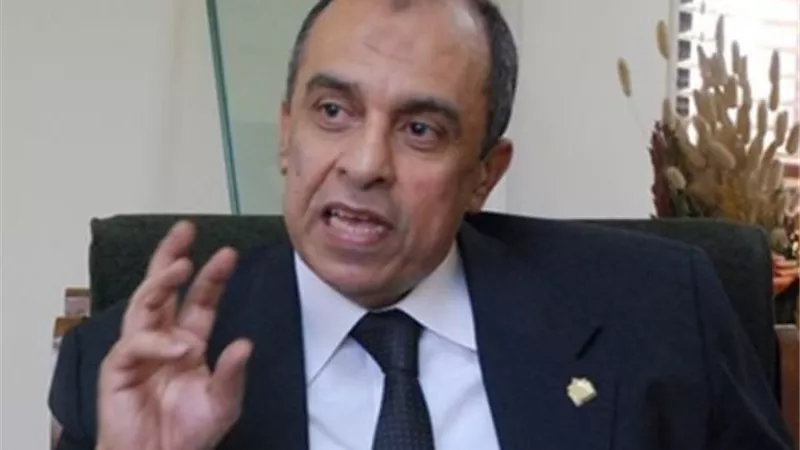 وزير الزراعة يلتقى تقريراً حول أعمال الهيئة العامة للإصلاح الزراعي خلال شهر