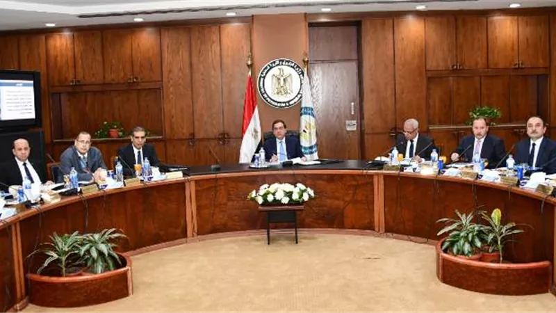 الملا: التوسع بخطوط الأنابيب البترولية يسهم فى تحويل مصر لمركز إقليمى للطاقة