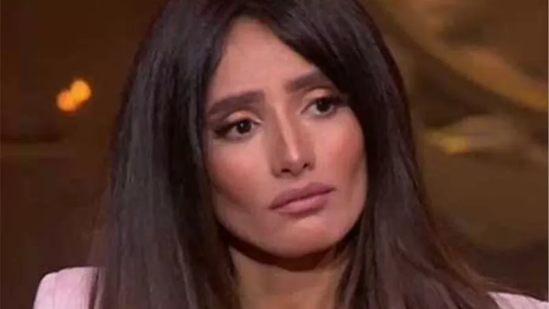 زينة تغير مهنتها من التمثيل الى النقاشة.. فيديو