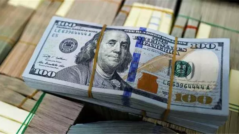 الدولار قرب أعلى مستوى فى شهرين بفضل تعاف أمريكى أقوى نسبيا
