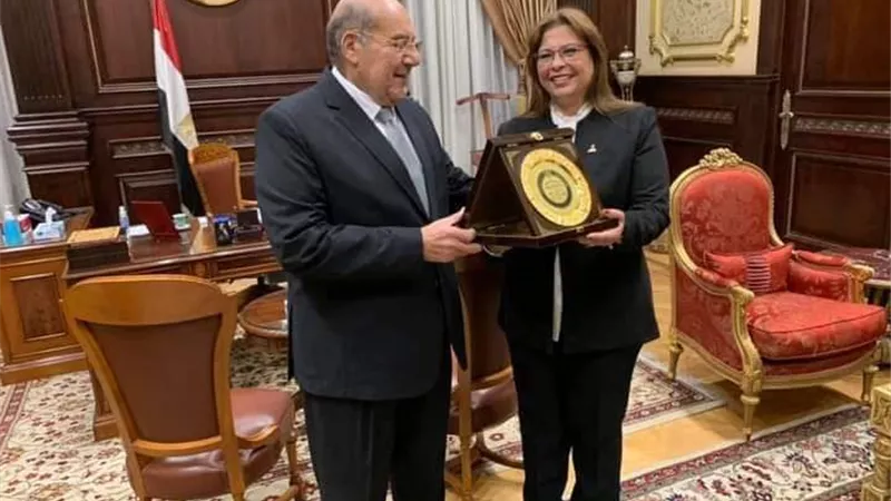 مجلس الشيوخ يكرم نائب رئيس جامعة بنها السابق