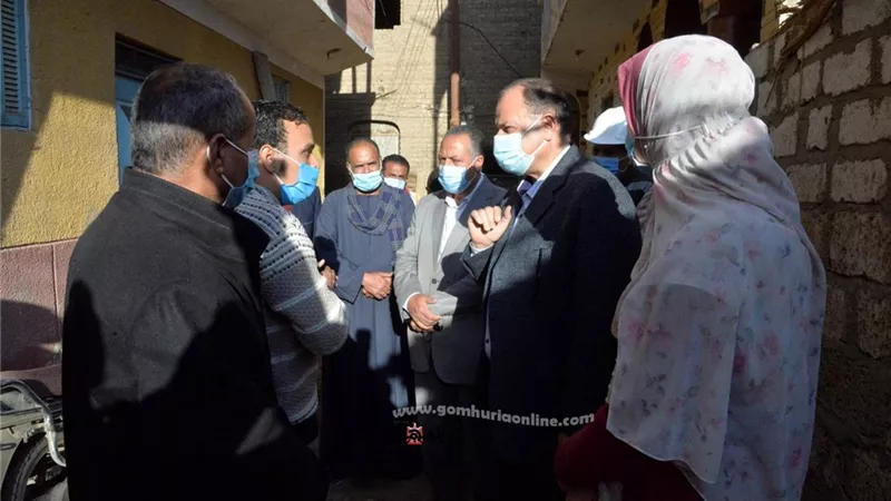 محافظ أسيوط يتفقد وحدة طب الأسرة ومشروع الصرف الصحي بقرية تاسا