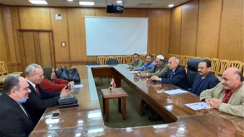 غرفة الإسماعيلية تتفاوض مع فرع عمر أفندي للإستفادة و التطوير.صور