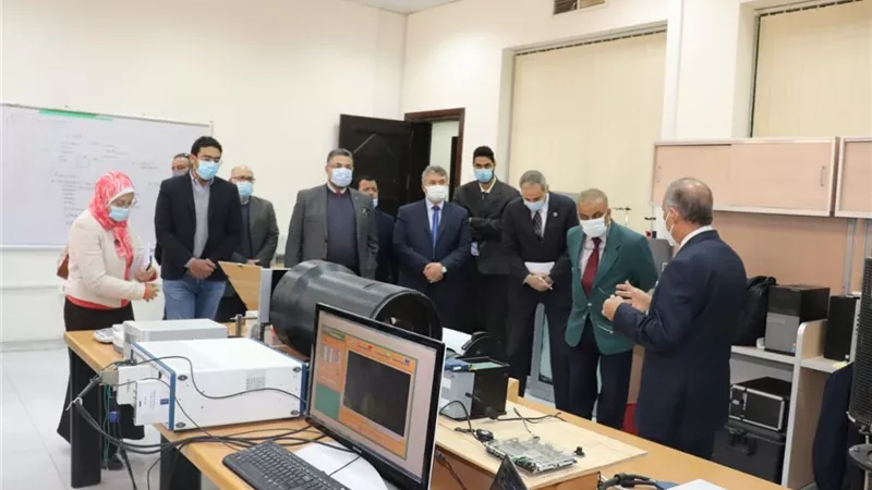 القوصي: دراسة إمكانية دخول الصناعة المصرية مجال الفضاء