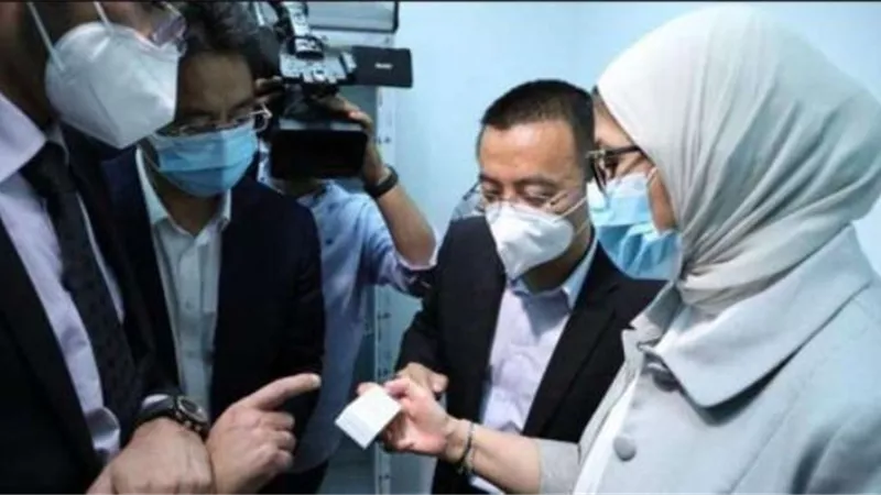 الصحة تبدأ في تطعيم كبار السن وأصحاب الأمراض المزمنة بلقاح كورونا في هذا الموعد