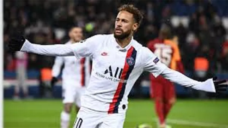 نيمار يجدد عقده مع باريس سان جيرمان لمدة 4 مواسم