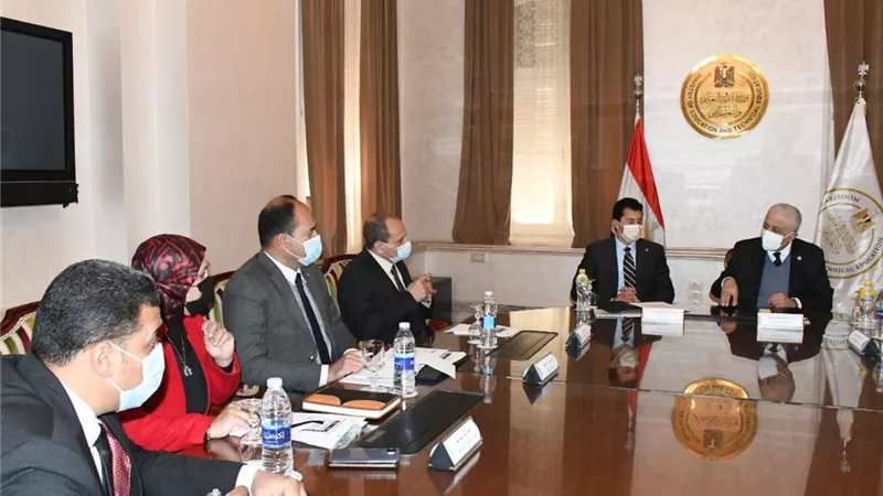 وزيرا التعليم والشباب يبحثان إجراءات تنفيذ مبادرة 