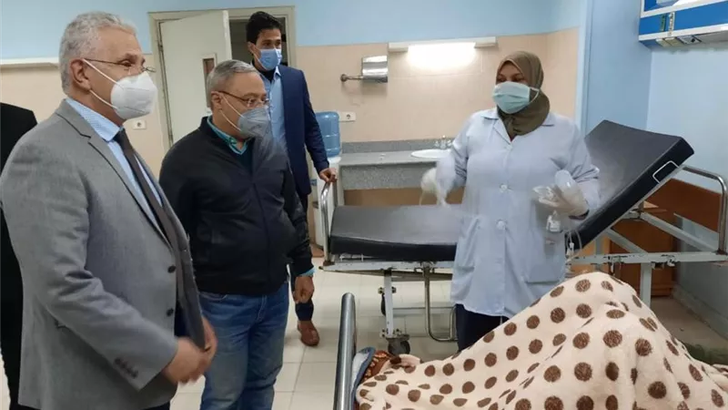 رئيس جامعة طنطا يوجه بتوفير أقصي درجات الرعاية للمرضي