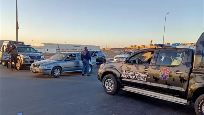 قطاع الأمن الوطنى ينفذ عدة حملات أمنية مكبرة فى مدينة بدر لضبط العناصر شديدة الخطورة.. بالصور والتفاصيل