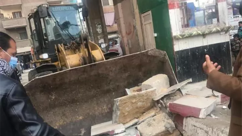 محافظ الشرقية: يُكلف السكرتير العام بشن حملة مكبرة لرفع الإشغالات والأكشاك المخالفه بمنطقه أبو عميرة والحلقة بمدينة الزقازيق