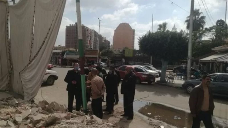 إحباط أعمال هدم بدون ترخيص في يوم الاجازة بالإسماعيلية .صور
