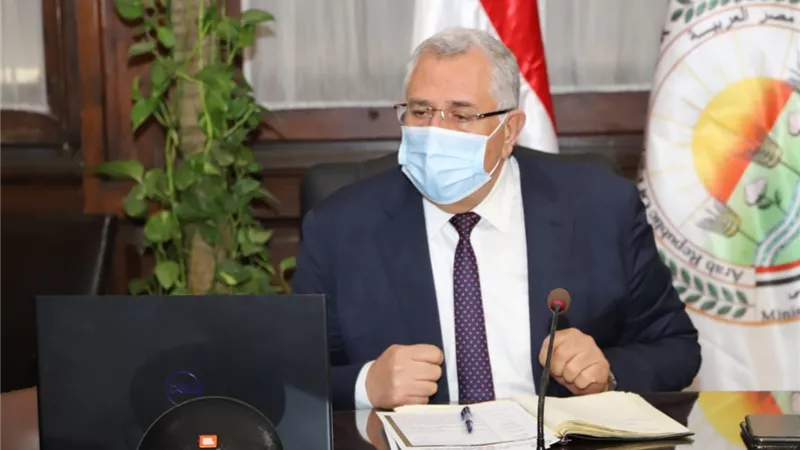 اللجنة المشتركة بين وزارتي الري والزراعة: تشجيع المزارعين على التحول للرى الحديث