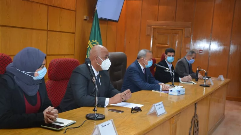 محافظ القليوبية يناقش مراحل تنفيذ مبادرة «حياة كريمة» في 148 قرية وعزبة وتابع بشبين القناطر