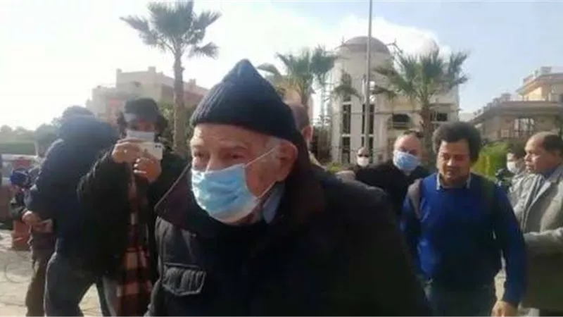 خالد النبوى يمنع رشوان توفيق من مراسم جنازة عزت العلايلى.. لهذا السبب