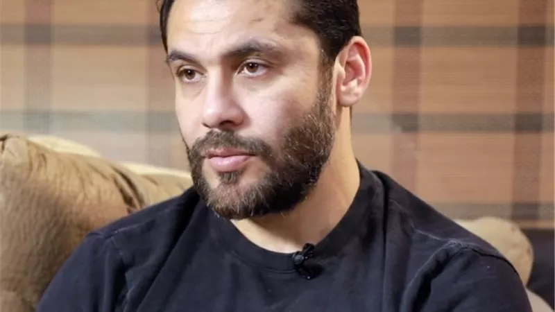 أحمد حسن: 