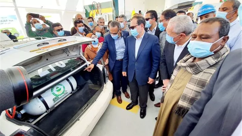 إطلاق مشروع استخدام الغاز الطبيعى كوقود فى السيارات لأول مرة فى الأقصر.. بالصور