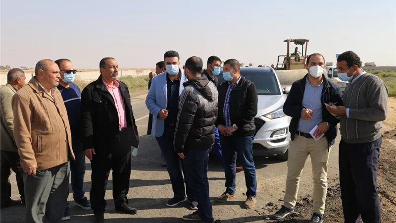 إزالة آثار الأمطار وترميم الأجزاء المنهارة من طريق السويس القاهرة