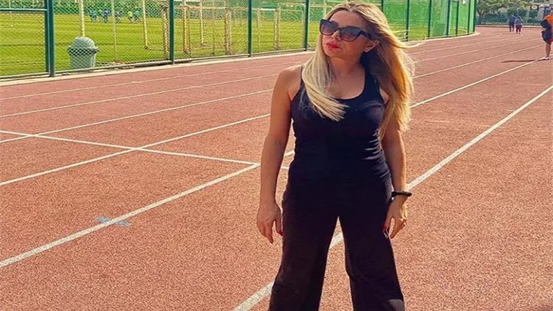بإطلالة رياضية .. رزان مغربى تستمتع بالشمس فى أحدث إطلالتها