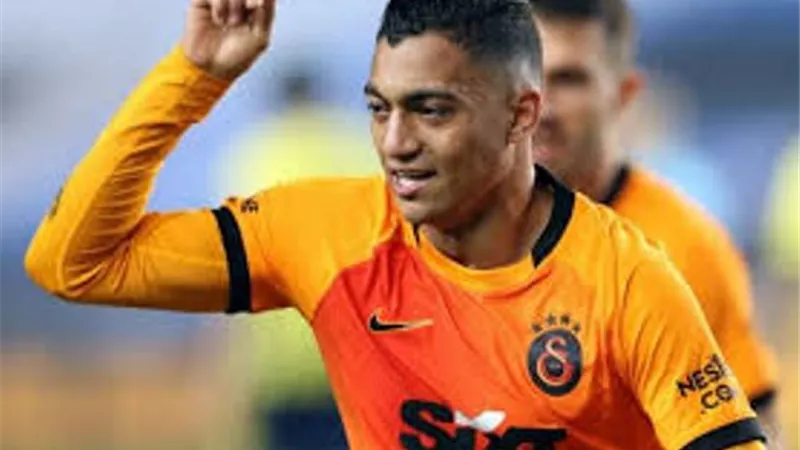 بعد رفعه شعار الزمالك.. مصطفى محمد يصنع التاريخ في «ديربي إسطنبول»