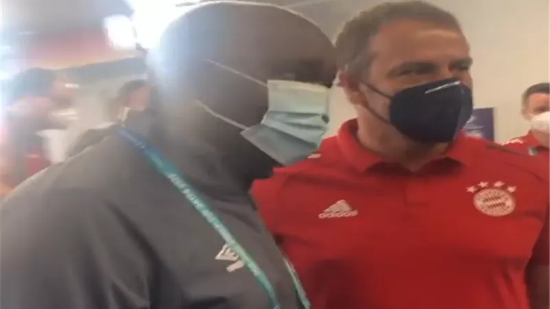 موسيمانى يلتقى مدرب بايرن ميونيخ قبل لقاء الغد