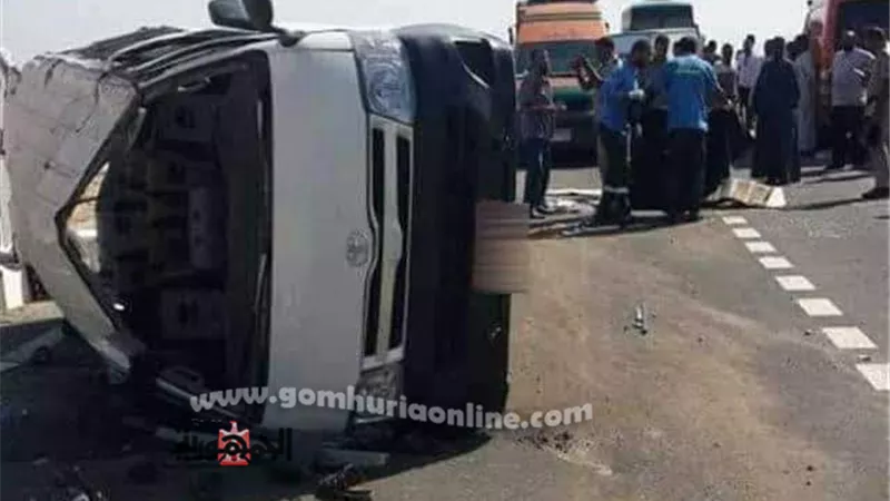 إصابة 8 أشخاص في انقلاب ميكروباص بأسيوط