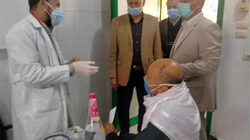 رئيس الداخلة يتفقد مشروعات الراشدة ويشيد بخدمات حياه كريمة بالوادى الجديد