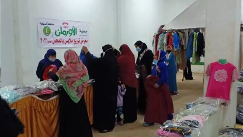 قروض حسنة ومعارض ملابس جديدة وتوزيع 1200 بطانية بالمنوفية