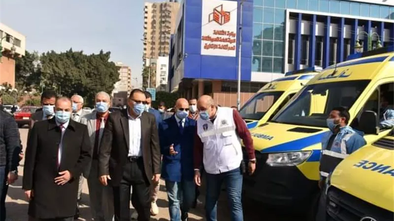محافظ الشرقية يشهد اصطفاف سيارات الإسعاف الجديدة لدعم مرفق إسعاف الشرقية