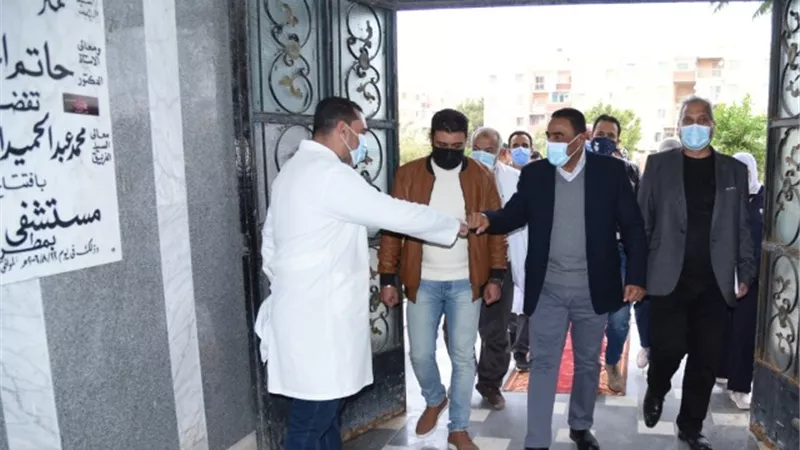 بدء تطعيم لقاح فيروس كورونا للاطقم الطبية والعاملين بمستشفى الصدر بمطروح