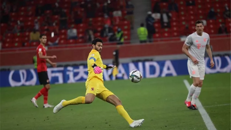 مدرب حراس الأهلي السابق: الشناوي تألق أمام البايرن رغم الهزيمة بهدفين