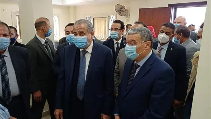 وزير التموين ومحافظ المنيا يفتتحان 3 مراكز متطورة لخدمات المواطنين