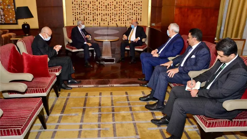 وزير الخارجية العراقي يلتقي نظيره الليبي بالقاهرة