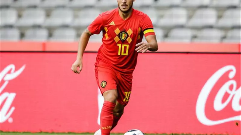 هازارد يكشف عن موعد اعتزاله