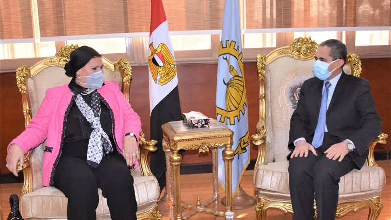 محافظ الغربية يلتقى مع لجنة حماية الطفل-صور