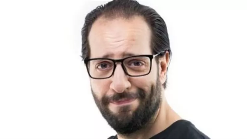 شاهد.. أحمد أمين في مقارنة مع ديفيد بيكهام