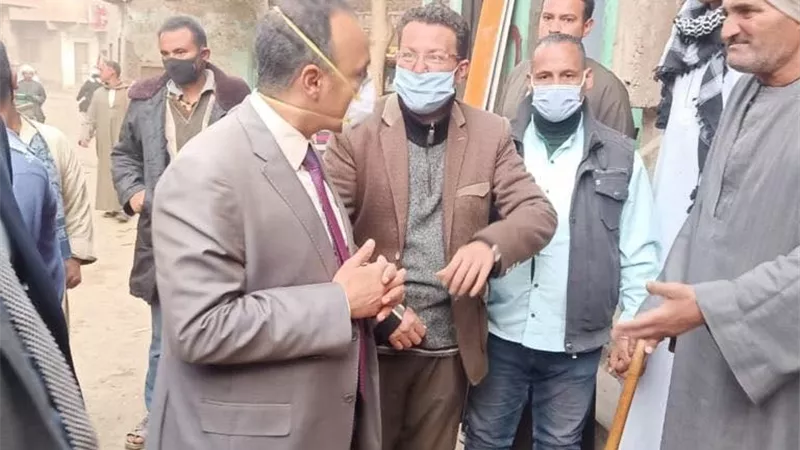 محافظ المنيا : جلسات الحوار مستمرة لتحديد احتياجات تنمية وتطوير القري