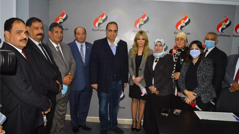 بالصور.. قيادات حزب مصر الحديثة تفتتح المقر الرئيسي بمحافظة السويس