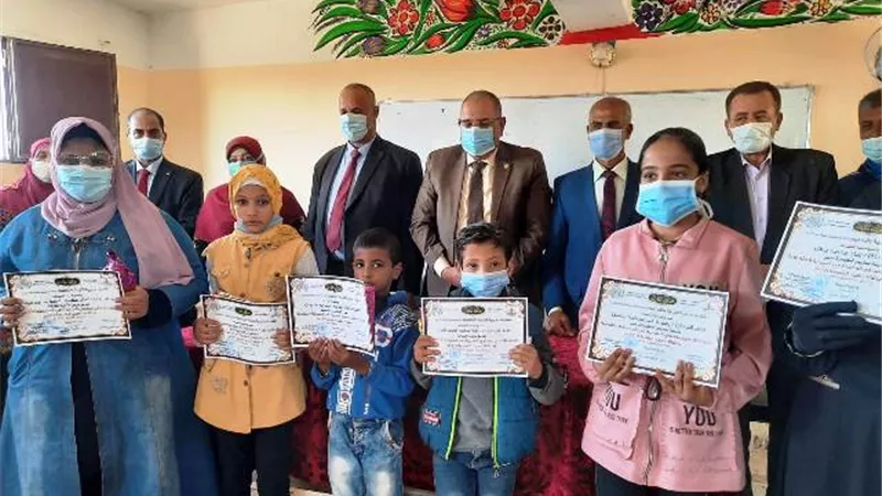 وكيل تعليم الوادى الجديد يكرم الفائزين فى مسابقة اعياد الشرطة.. بالصور