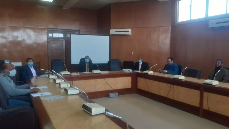 رئيس جامعة جنوب الوادى يجتمع بمجلس ادارة مركز القياس والتقويم