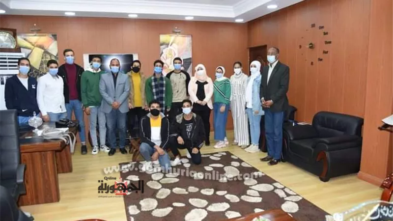نائب محافظ مطروح تستقبل فريق سباحة الزعانف وتؤكد علي دعم المحافظ للرياضة