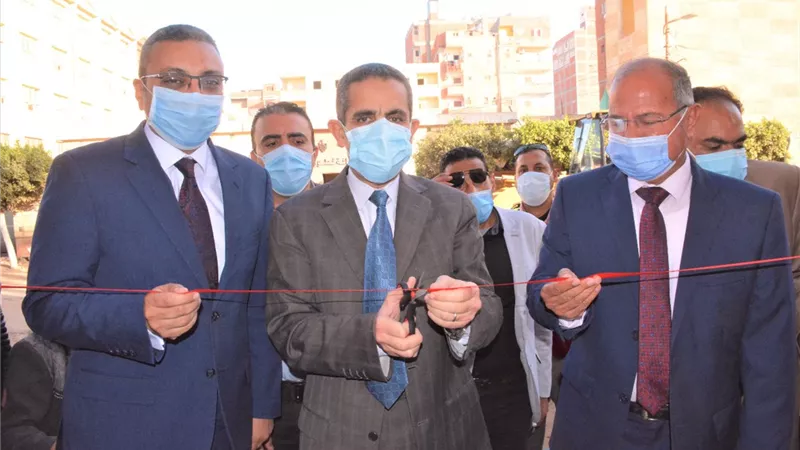 محافظ الغربية يفتتح المركز التكنولوجي بقطور -صور